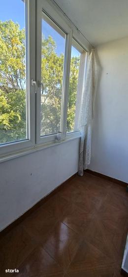 Apartament cu 3 camere semidecomandat în Circumvalațiunii