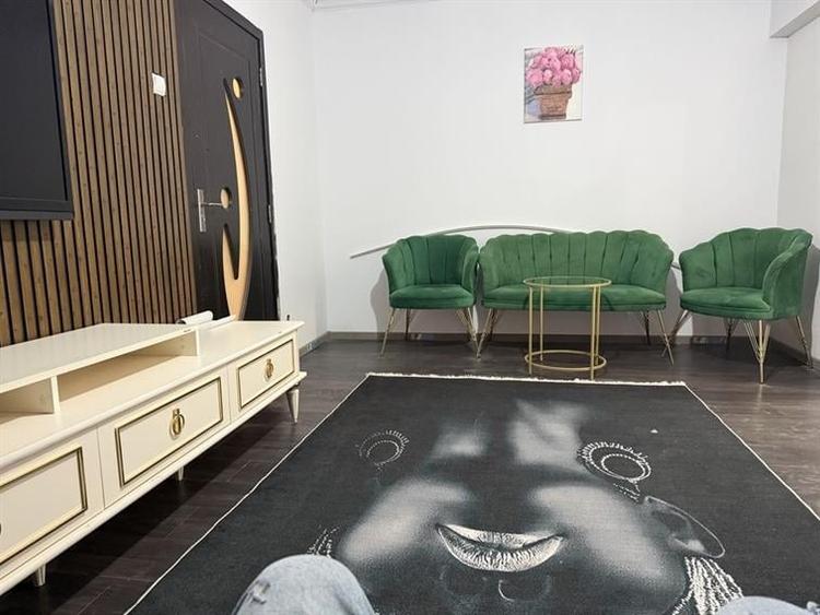 Apartament cu 2 camere semidecomandat în Basarabia