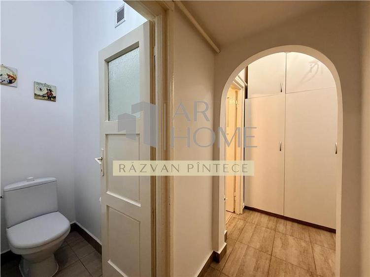 Apartament cu 3 camere decomandat, mobilat în Sud
