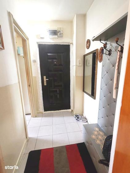 Apartament cu 2 camere semidecomandat în Negru Vodă