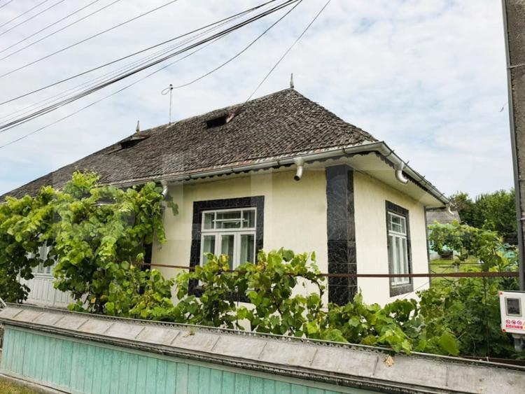 Casă cu 3 camere cu Teren 2900 Mp în Central