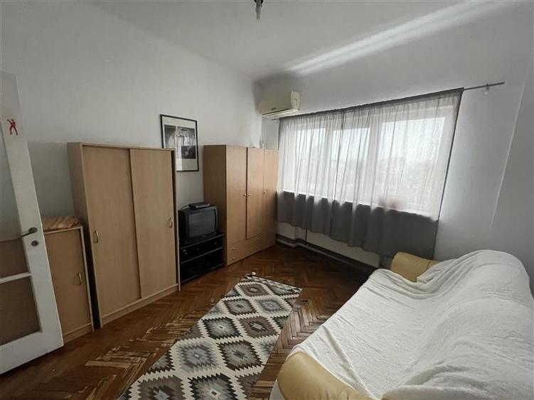 Apartament cu 2 camere semidecomandat în Unirii