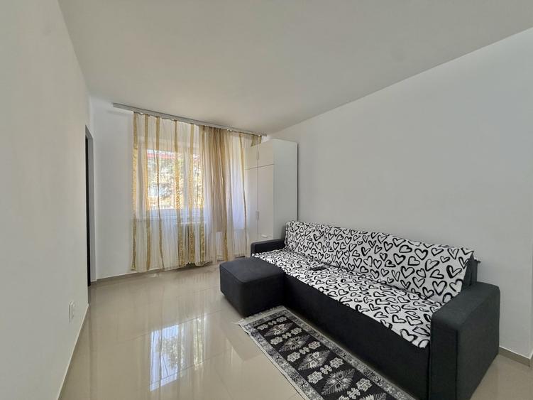 Apartament cu 3 camere semidecomandat, mobilat în P-ța Doina