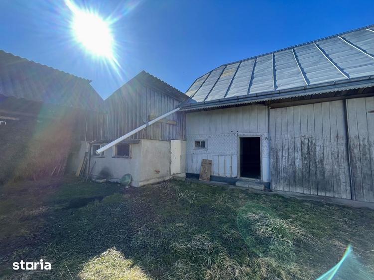 Casă cu 3 camere cu Teren 3500 Mp în Vicovu de Sus
