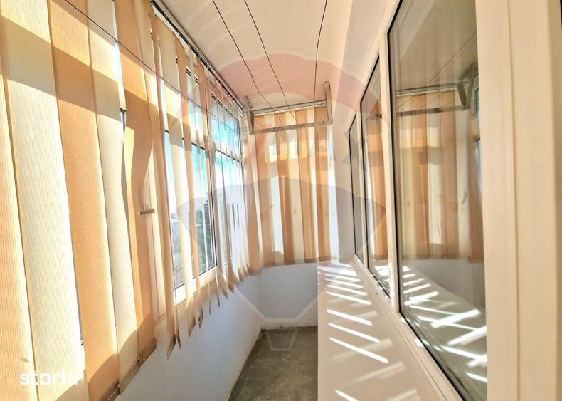 Apartament cu 3 camere decomandat în Republicii