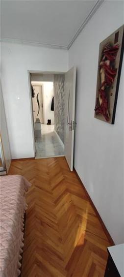 Apartament cu 3 camere decomandat, mobilat în Dacia