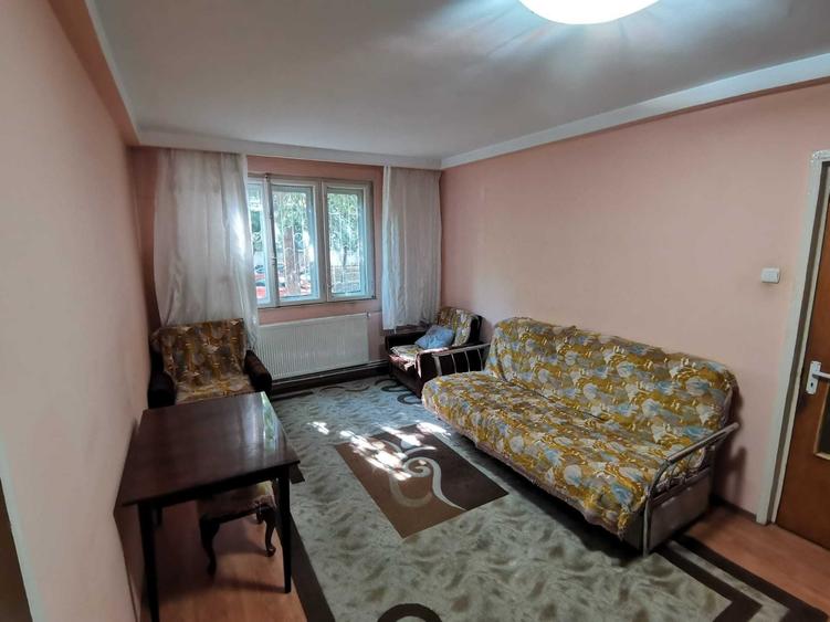 Apartament cu 2 camere semidecomandat în Rahova