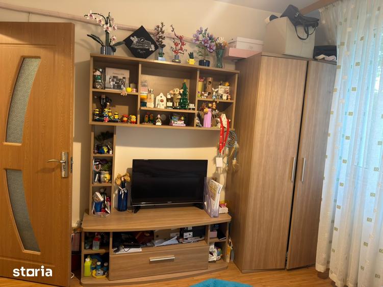 Apartament cu 3 camere decomandat în Drumul Taberei