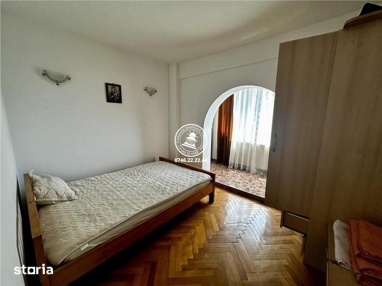 Apartament cu 3 camere decomandat în Mircea cel Bătrân