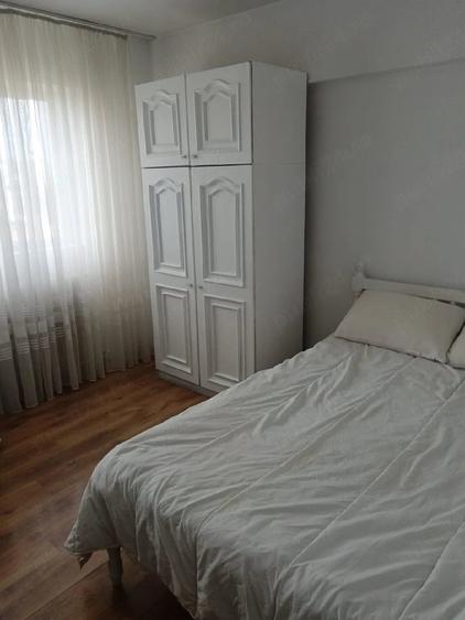 Apartament cu 3 camere decomandat în Arcu