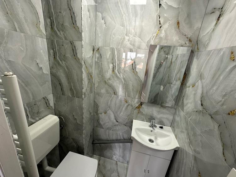 Apartament cu 3 camere decomandat în Ultracentral