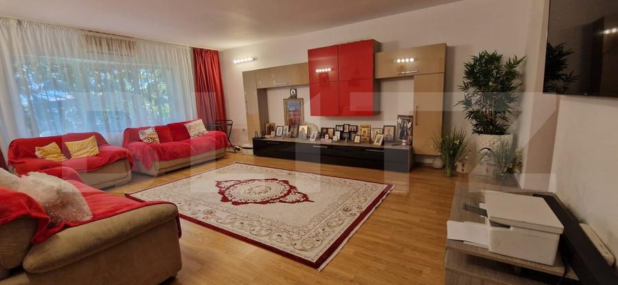Casă individuală cu 7 camere cu Teren 700 Mp în Bordei