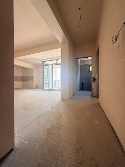 Apartament cu 3 camere decomandat în Obor