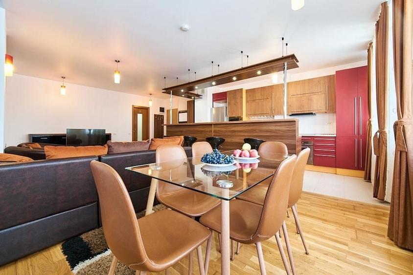 Apartament cu 3 camere, mobilat în Unirii