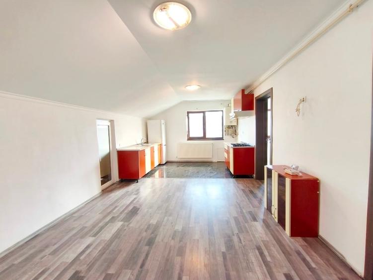 Apartament cu 4 camere decomandat, mobilat în UTA