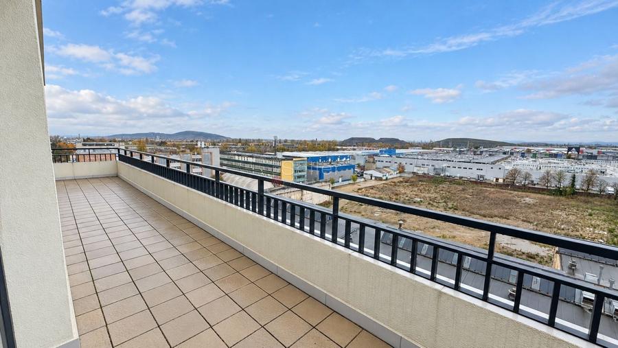 Apartament cu 2 camere semidecomandat, mobilat în Tractorul
