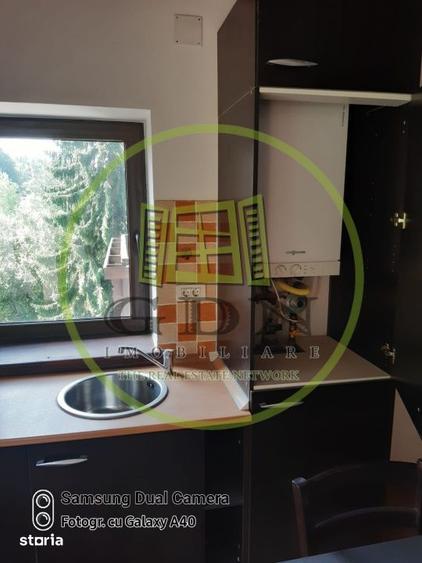 Apartament cu 3 camere, mobilat în Clăbucet