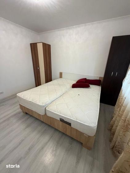 Apartament cu 3 camere în Calea București