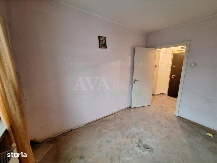 Apartament cu 3 camere semidecomandat în Mioriței
