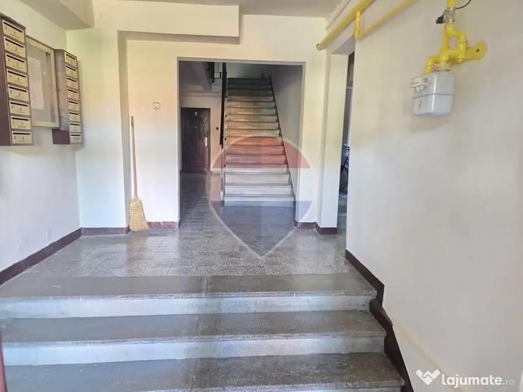 Apartament cu 3 camere decomandat în Central
