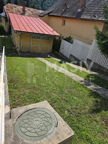 Casă individuală cu 3 camere cu Canalizare în Central
