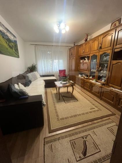 Apartament cu 3 camere decomandat, mobilat în Sângeorgiu de Mureș