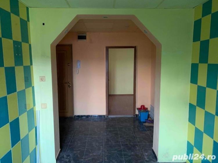 Apartament cu 3 camere decomandat în Mircea-Vodă