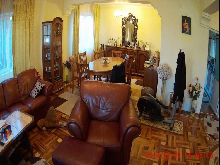 Casă individuală cu 9 camere cu Canalizare în Găvana