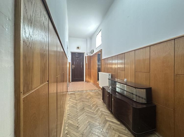 Apartament cu 2 camere semidecomandat în Centrul Istoric