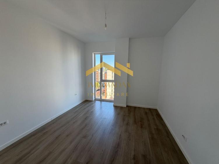 Apartament cu 3 camere decomandat în Aradului