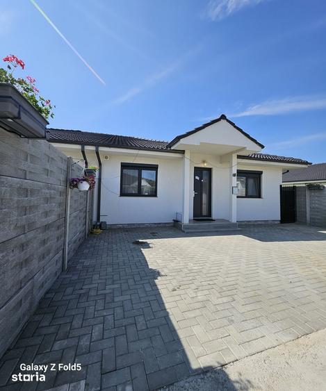 Casă cu 3 camere decomandat cu Teren 250 Mp în Nojorid