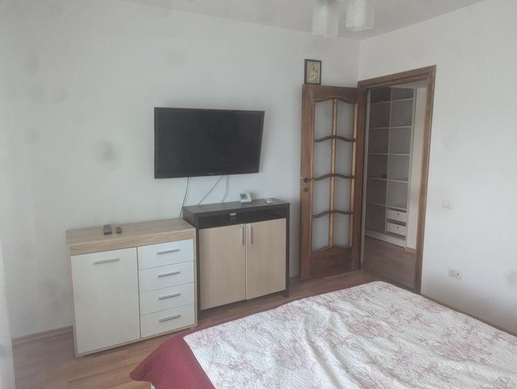 Apartament cu 3 camere decomandat în Galați