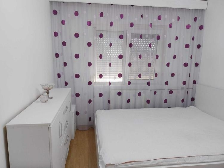Apartament cu 3 camere decomandat în Nufărul