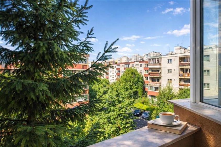 Apartament cu 2 camere decomandat în Scriitorilor
