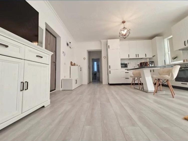 Apartament cu 2 camere decomandat în Giroc