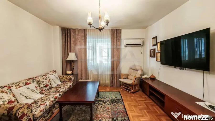 Apartament cu 3 camere decomandat în Baba Novac