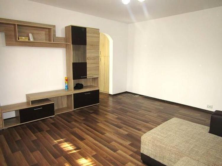 Apartament cu 2 camere semidecomandat în Micro 11