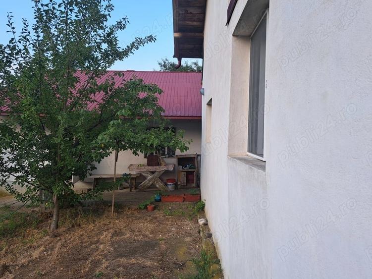 Casă cu 5 camere în Slătioarele