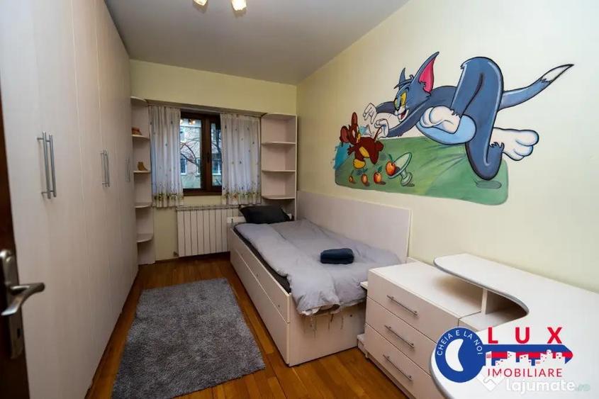 Apartament cu 3 camere decomandat în Ultracentral