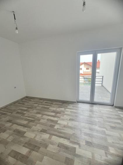 Duplex cu 4 camere cu Canalizare în Freidorf