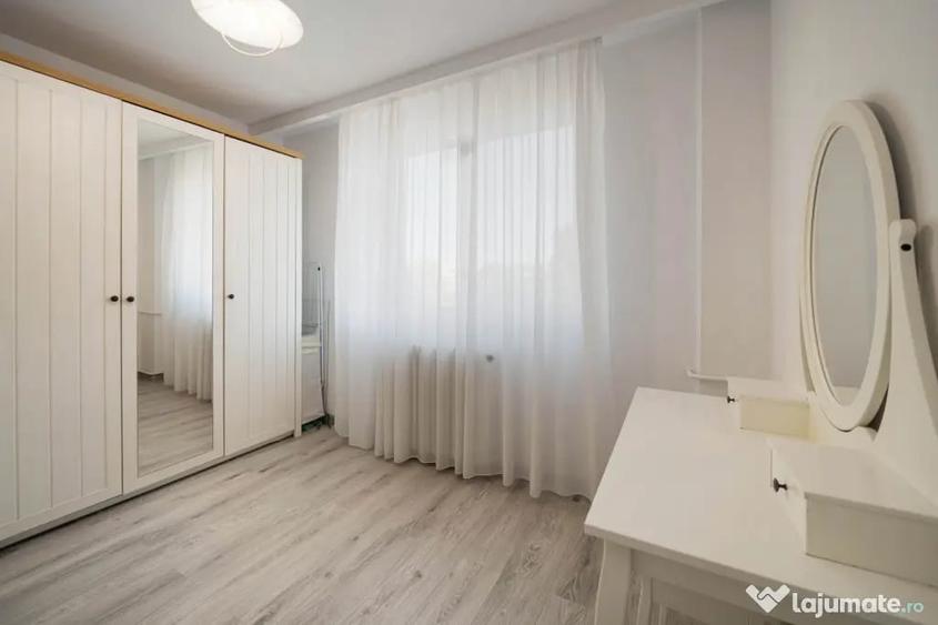 Apartament cu 3 camere decomandat în Ștefan cel Mare