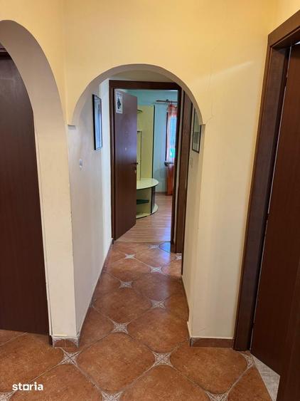 Apartament cu 3 camere, mobilat în Drumul Taberei