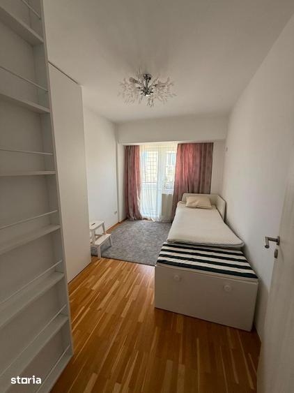 Apartament cu 4 camere în Decebal