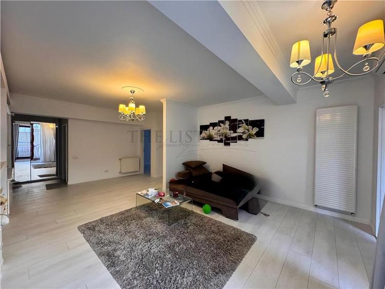 Apartament cu 3 camere decomandat, mobilat în Aviației