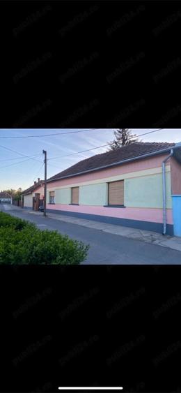 Casă cu 4 camere cu Teren 1200 Mp în Central