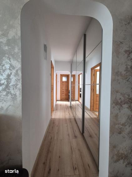 Apartament cu 3 camere semidecomandat în Brazda lui Novac
