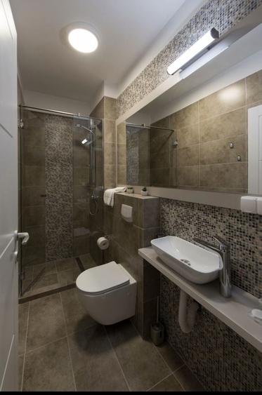 Apartament cu 3 camere decomandat în Exterior Vest