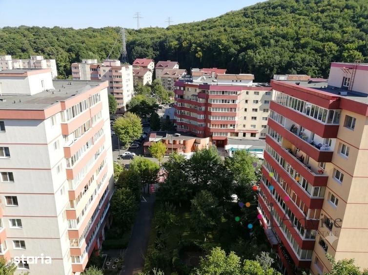 Apartament cu 3 camere decomandat în Valea Cetății