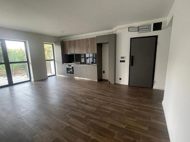 Apartament cu 22 camere semidecomandat în Furnica