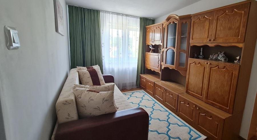 Apartament cu 2 camere semidecomandat în Petros